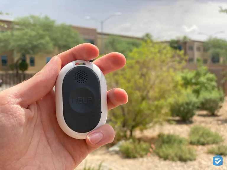 How GPS Tracking in a Medical Alert Watch Helps Families Feel Less Worried